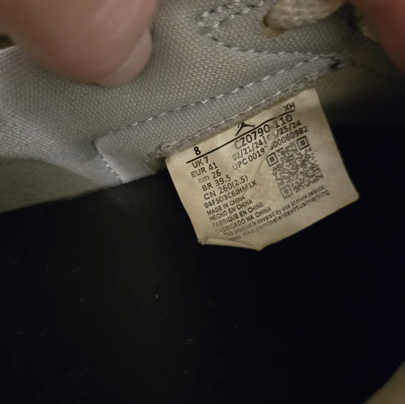 Nike Sneakers - Picture 6 of 6